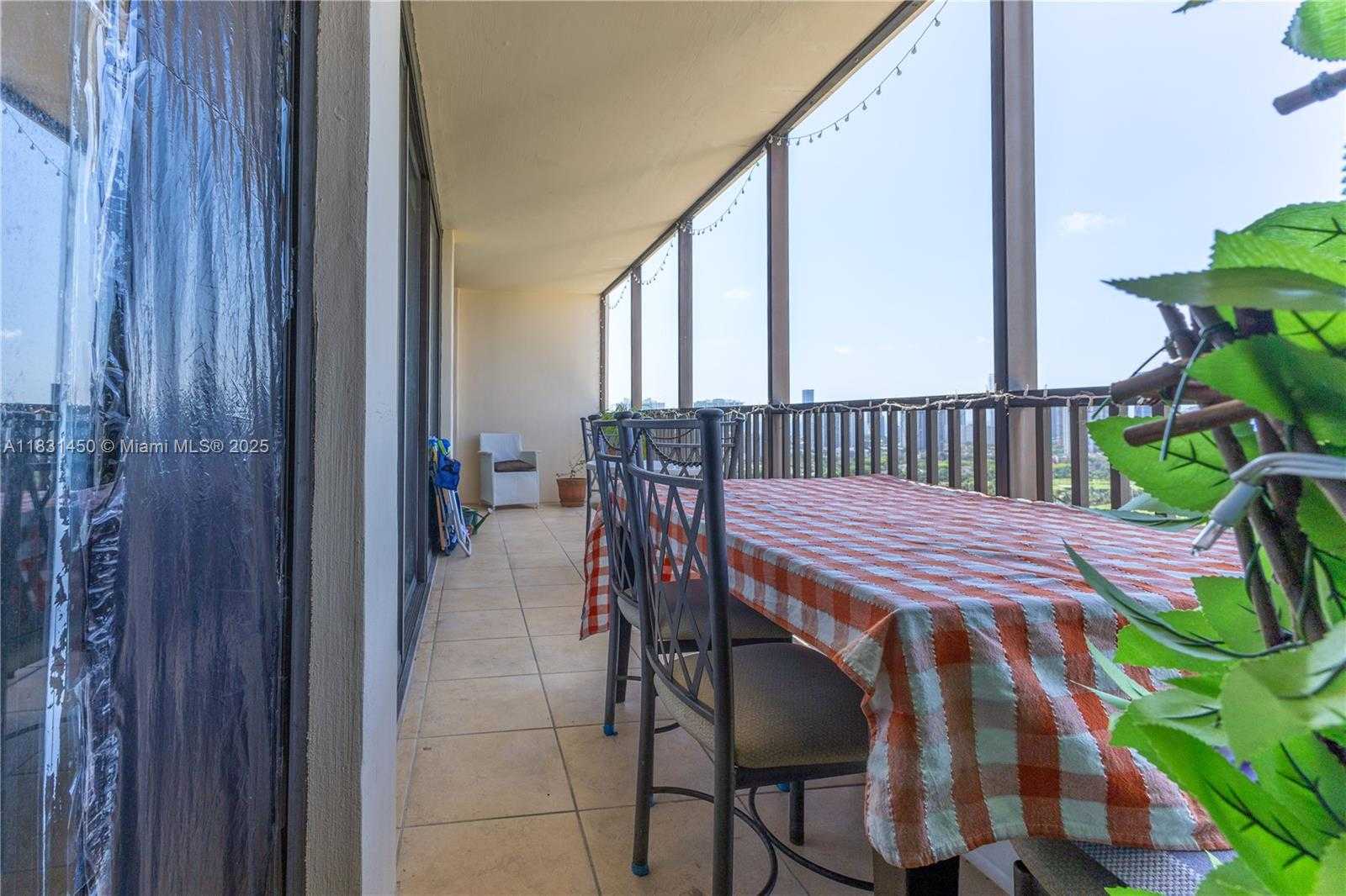 Small Image of 20379 WEST COUNTRY CLUB DR #2636, Aventura Number 14