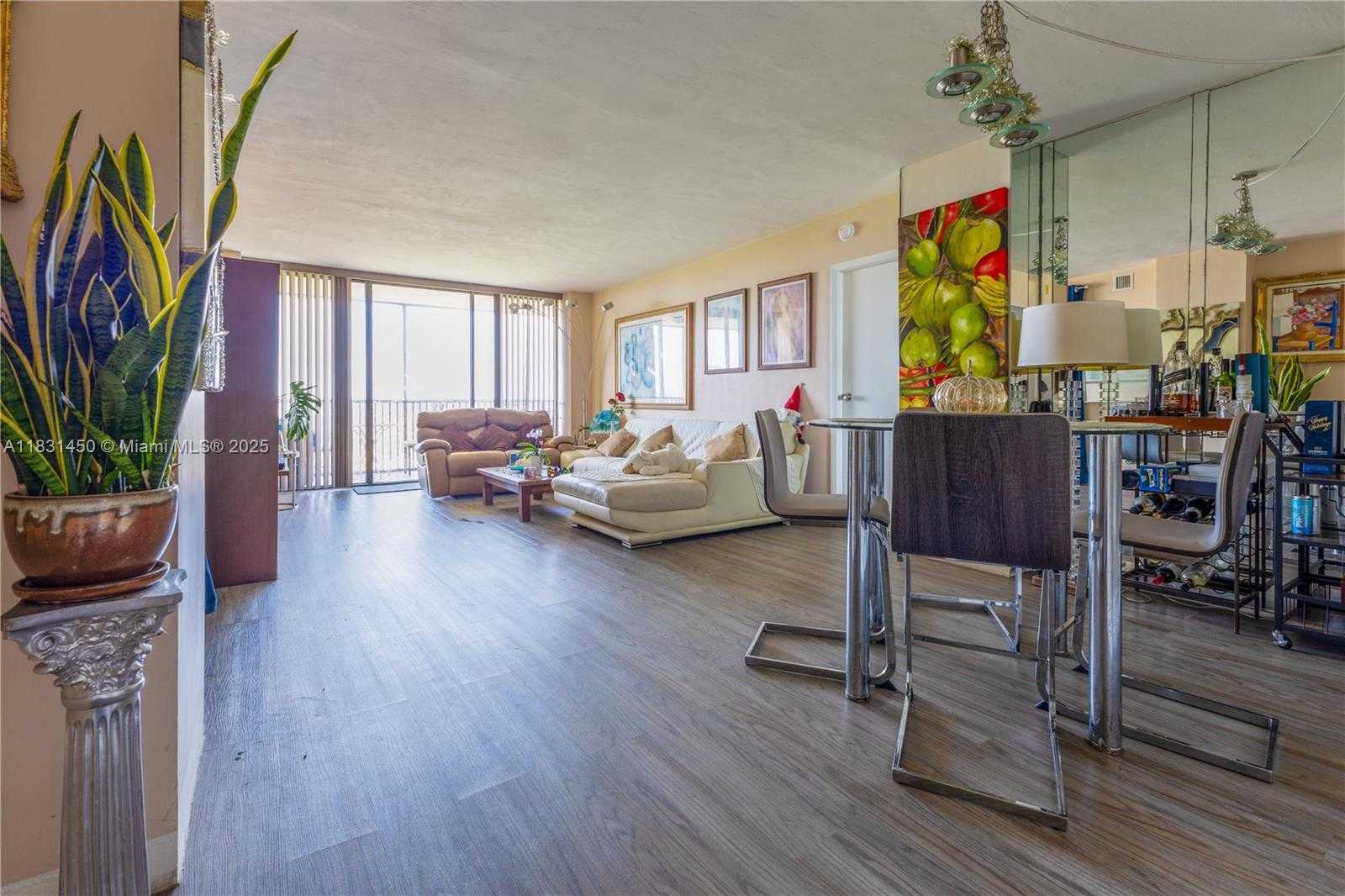 Small Image of 20379 WEST COUNTRY CLUB DR #2636, Aventura Number 4