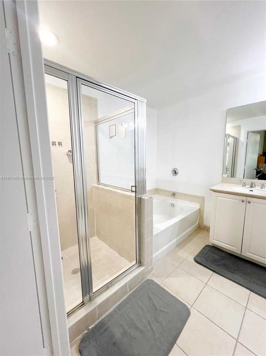 Small Image of 3340 NORTH EAST 190TH ST #1507, Aventura Number 32