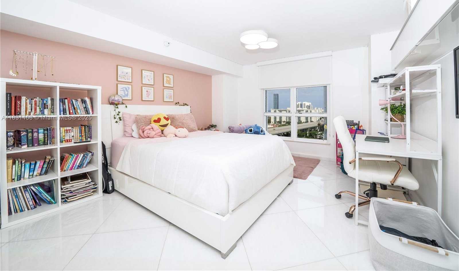 Small Image of 3500 MYSTIC POINTE DR #1908, Aventura Number 29