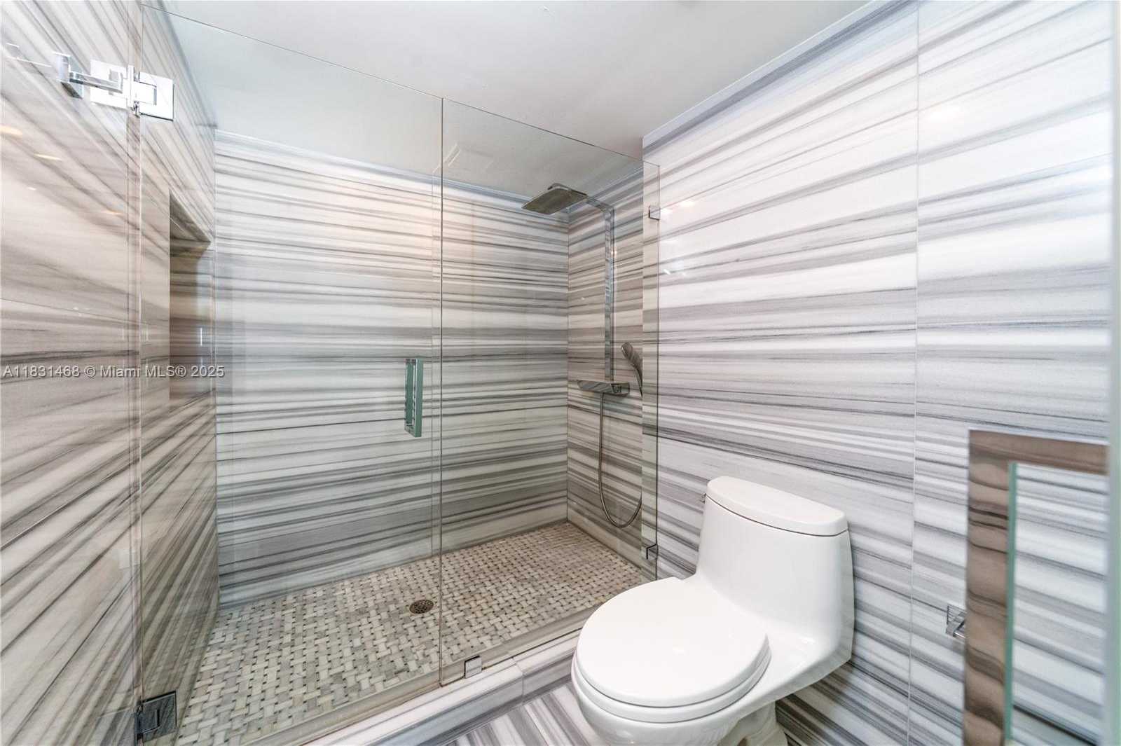 Small Image of 3500 MYSTIC POINTE DR #1908, Aventura Number 32