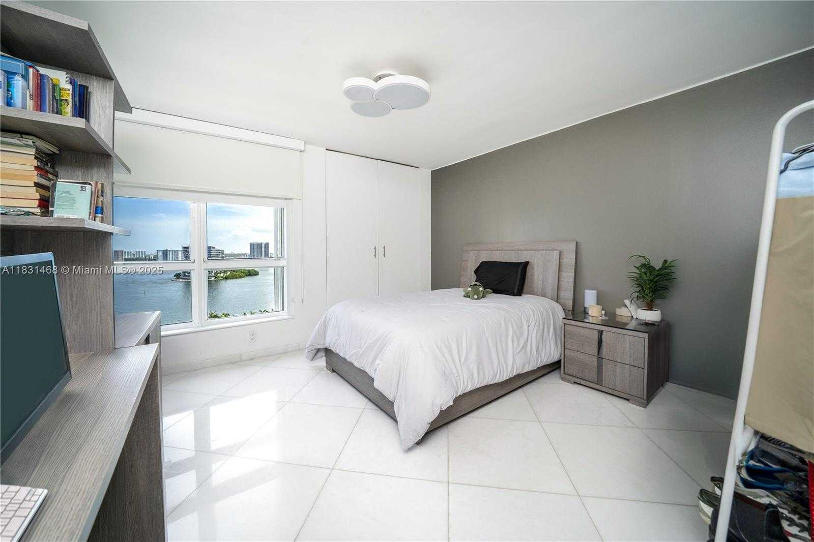 Small Image of 3500 MYSTIC POINTE DR #1908, Aventura Number 34
