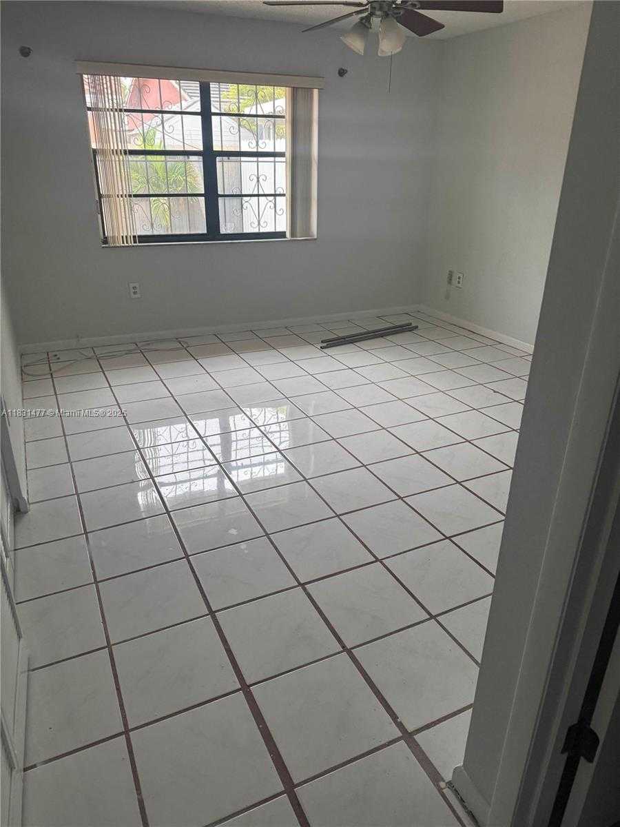 Small Image of 5046 SOUTH WEST 145TH AVE, Miami Number 6