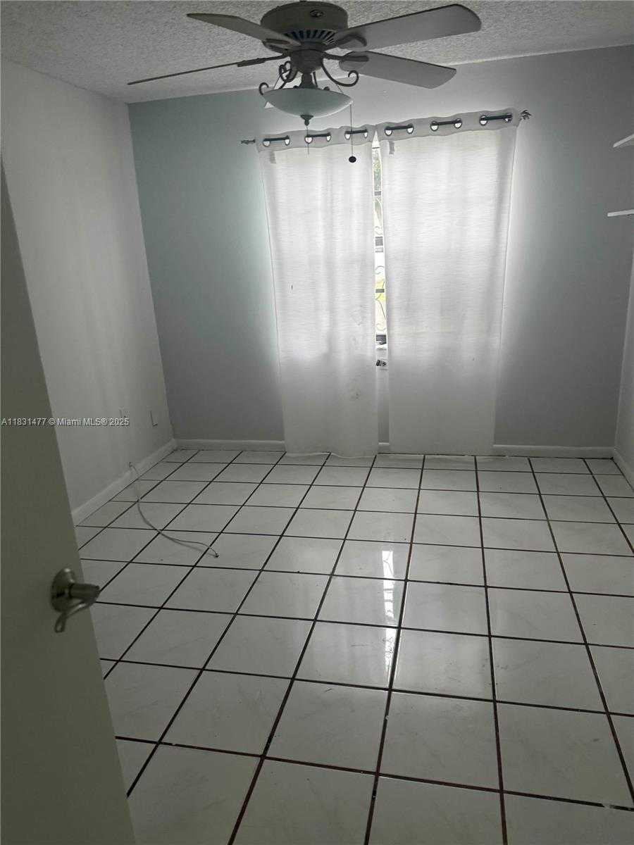 Small Image of 5046 SOUTH WEST 145TH AVE, Miami Number 8