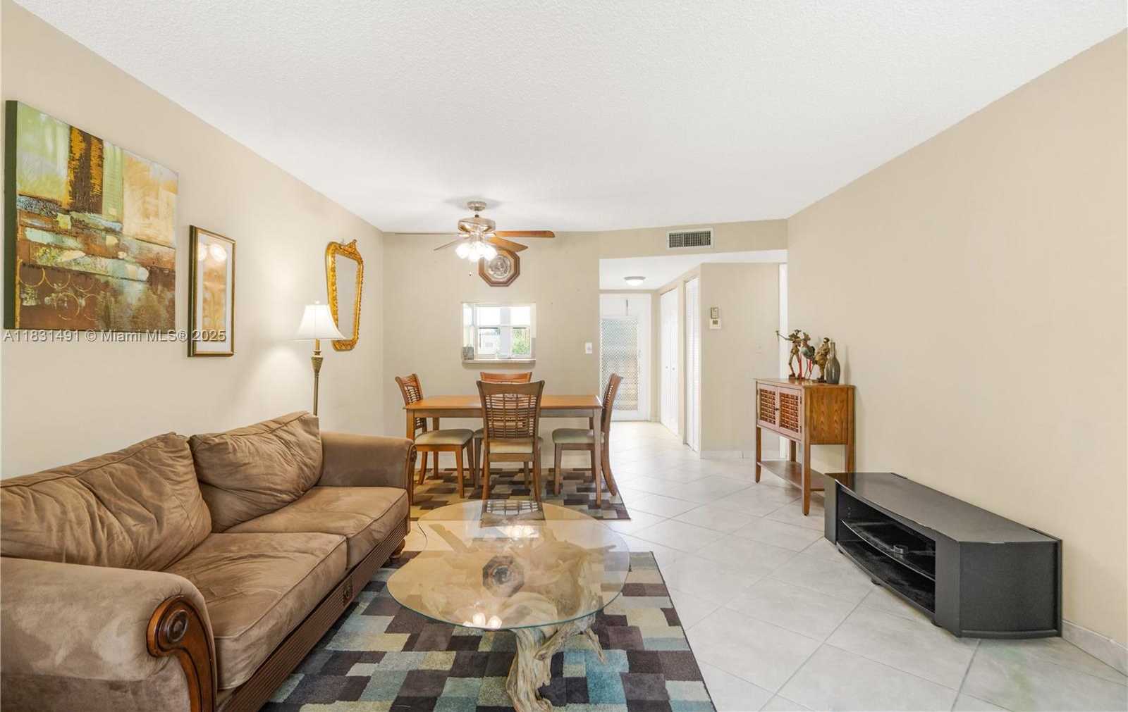 Small Image of 9261 SUNRISE LAKES BLVD #203, Sunrise Number 12