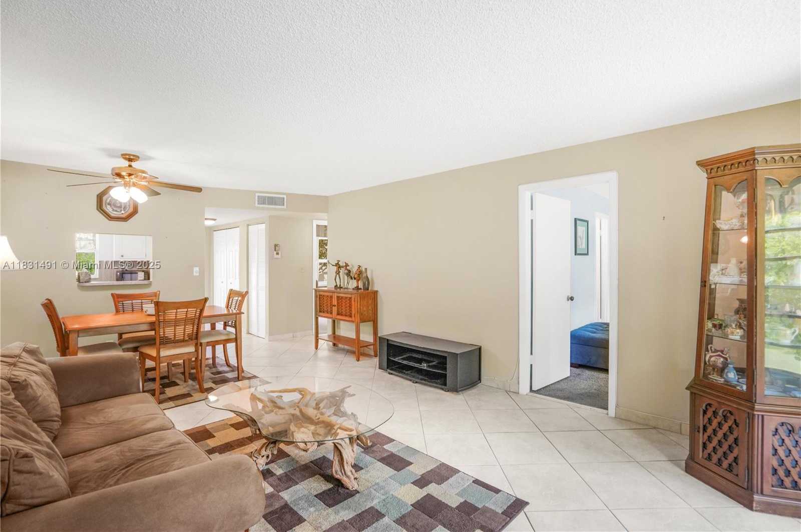 Small Image of 9261 SUNRISE LAKES BLVD #203, Sunrise Number 13