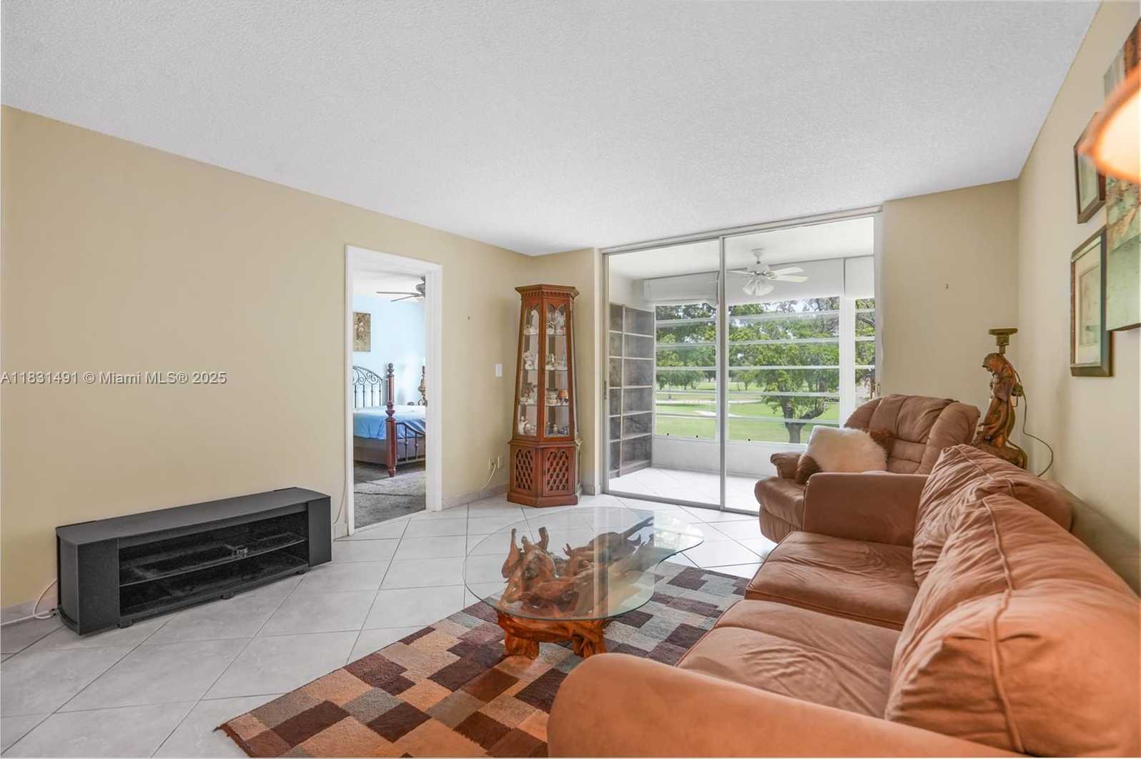 Small Image of 9261 SUNRISE LAKES BLVD #203, Sunrise Number 3