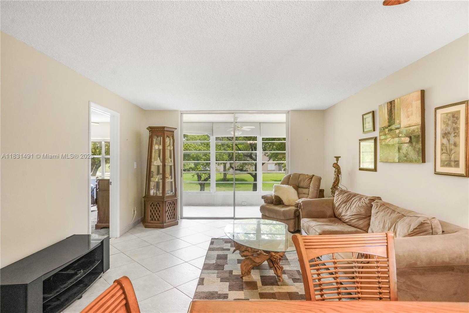 Small Image of 9261 SUNRISE LAKES BLVD #203, Sunrise Number 5