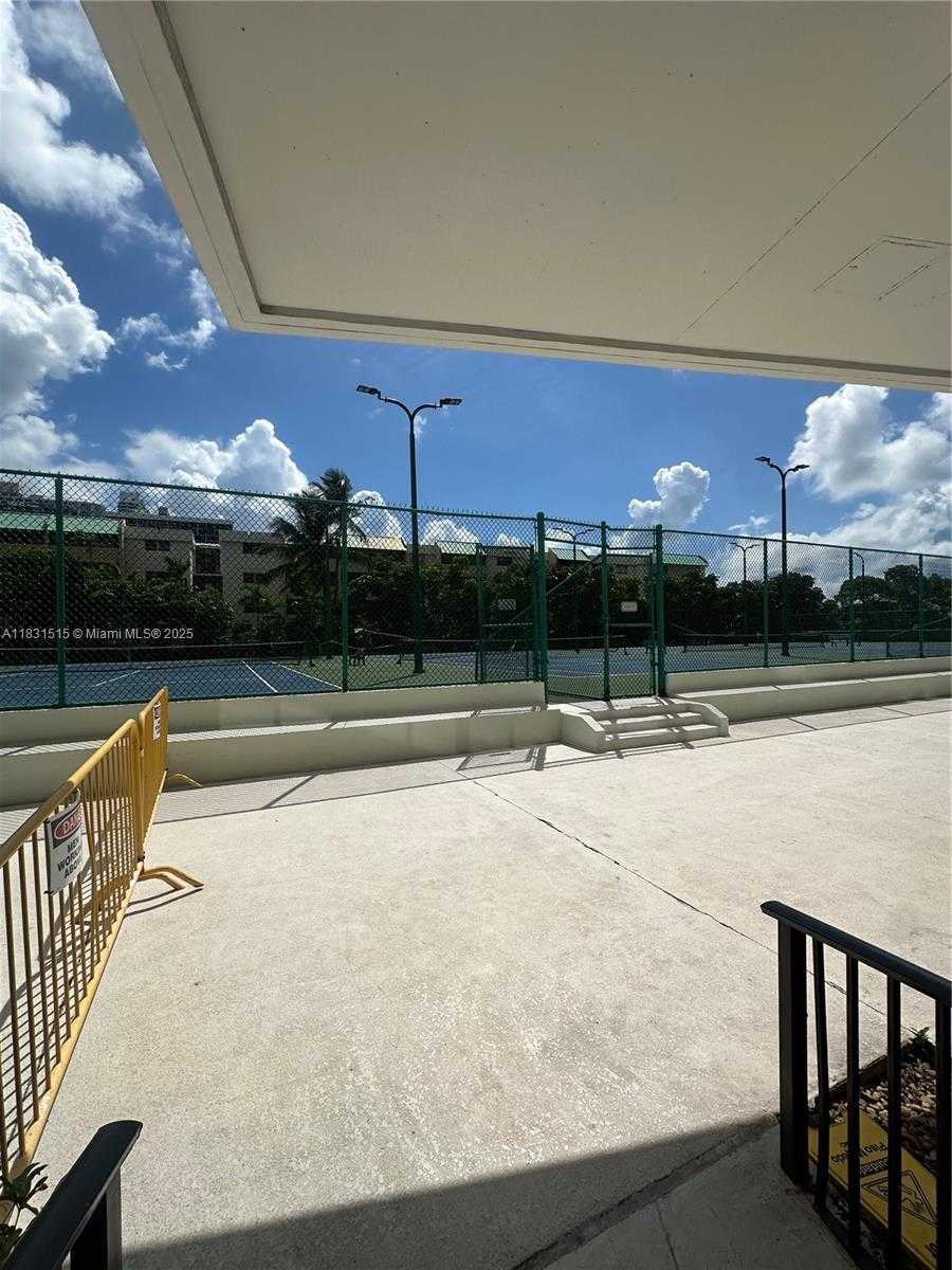 Small Image of 2333 BRICKELL AVE #901, Miami Number 16
