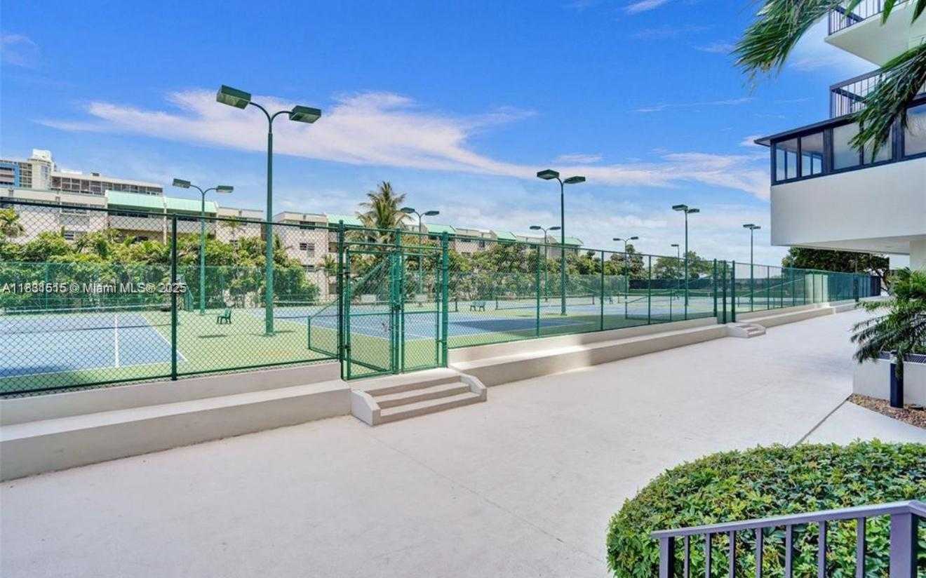 Small Image of 2333 BRICKELL AVE #901, Miami Number 2