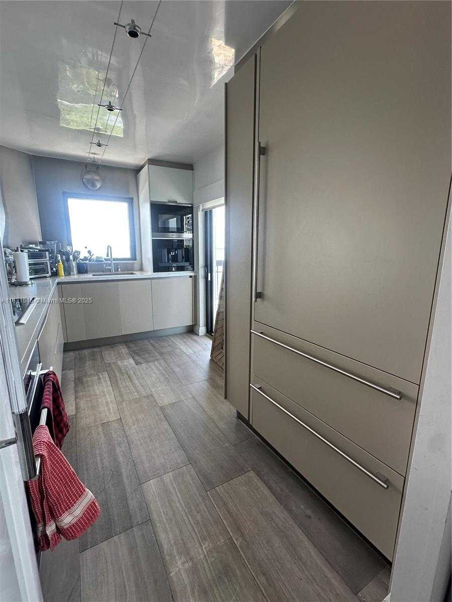 Small Image of 2333 BRICKELL AVE #901, Miami Number 29