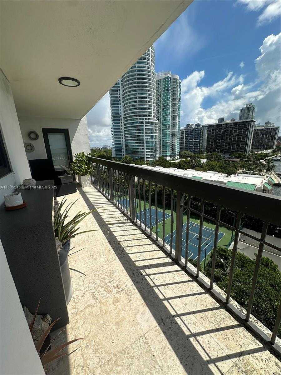 Small Image of 2333 BRICKELL AVE #901, Miami Number 32