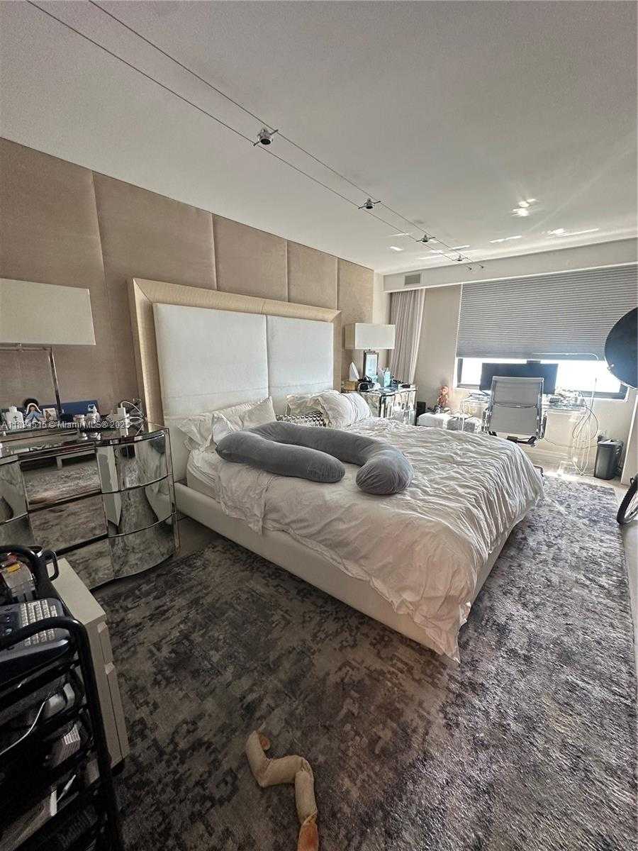 Small Image of 2333 BRICKELL AVE #901, Miami Number 46