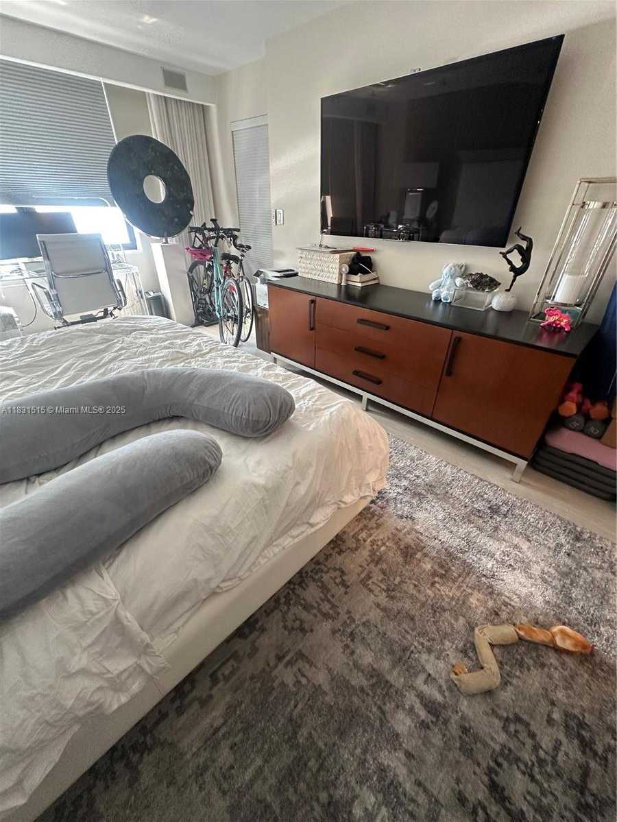 Small Image of 2333 BRICKELL AVE #901, Miami Number 47