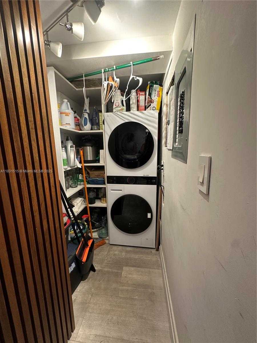 Small Image of 2333 BRICKELL AVE #901, Miami Number 50