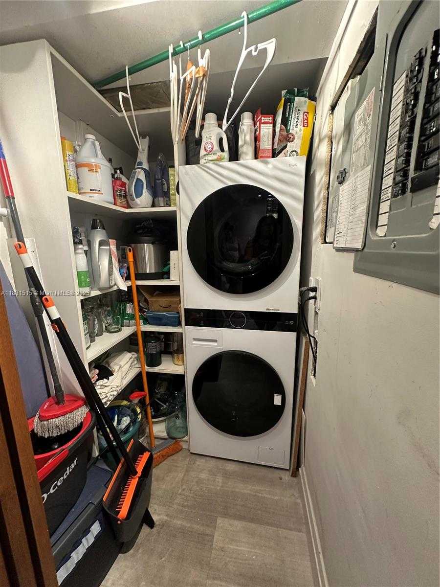 Small Image of 2333 BRICKELL AVE #901, Miami Number 51