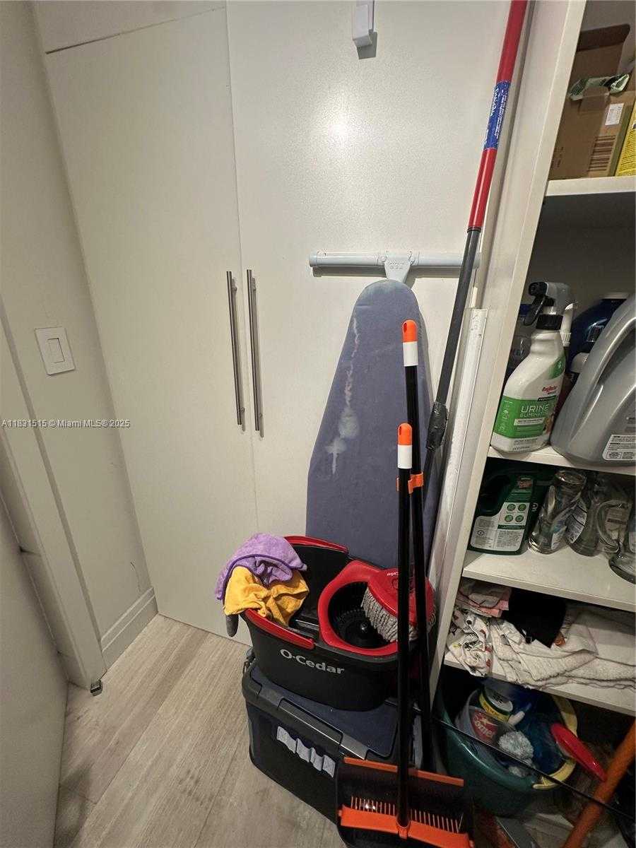 Small Image of 2333 BRICKELL AVE #901, Miami Number 52