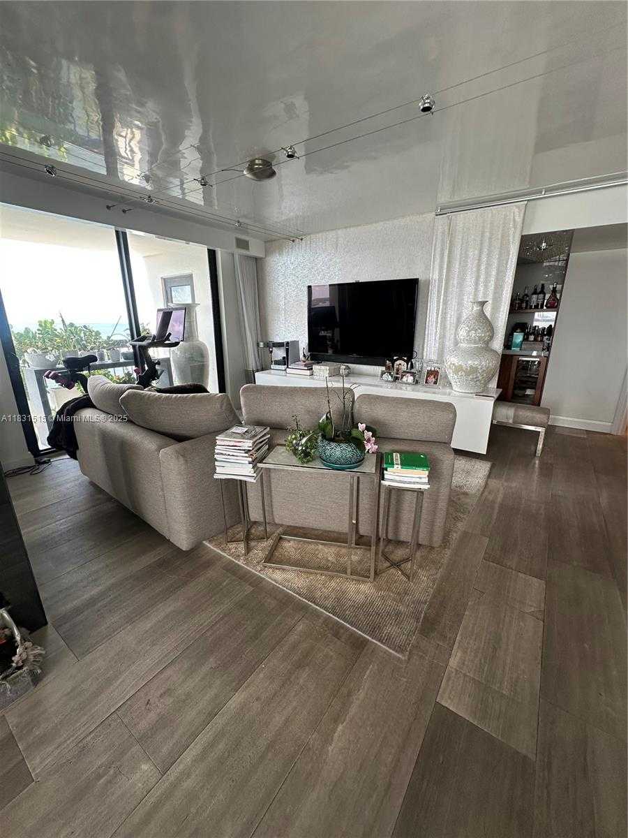 Small Image of 2333 BRICKELL AVE #901, Miami Number 55