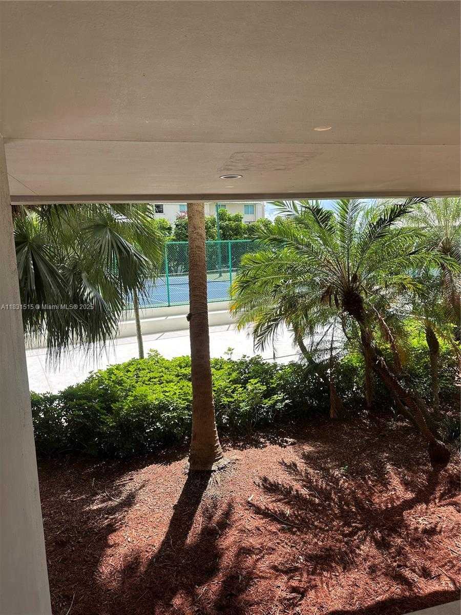 Small Image of 2333 BRICKELL AVE #901, Miami Number 6