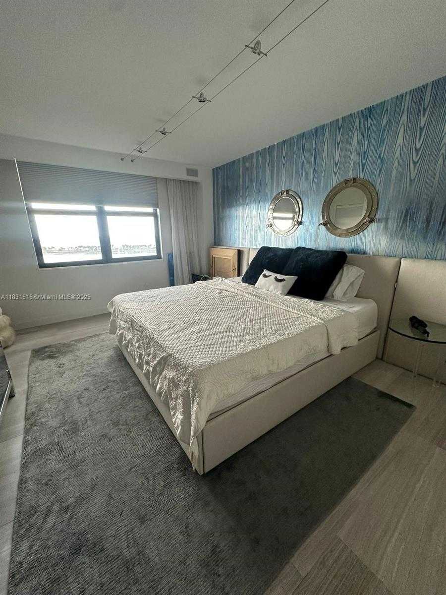 Small Image of 2333 BRICKELL AVE #901, Miami Number 77