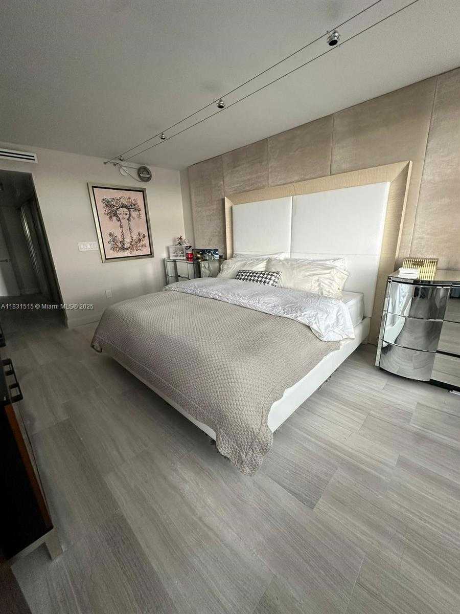 Small Image of 2333 BRICKELL AVE #901, Miami Number 79