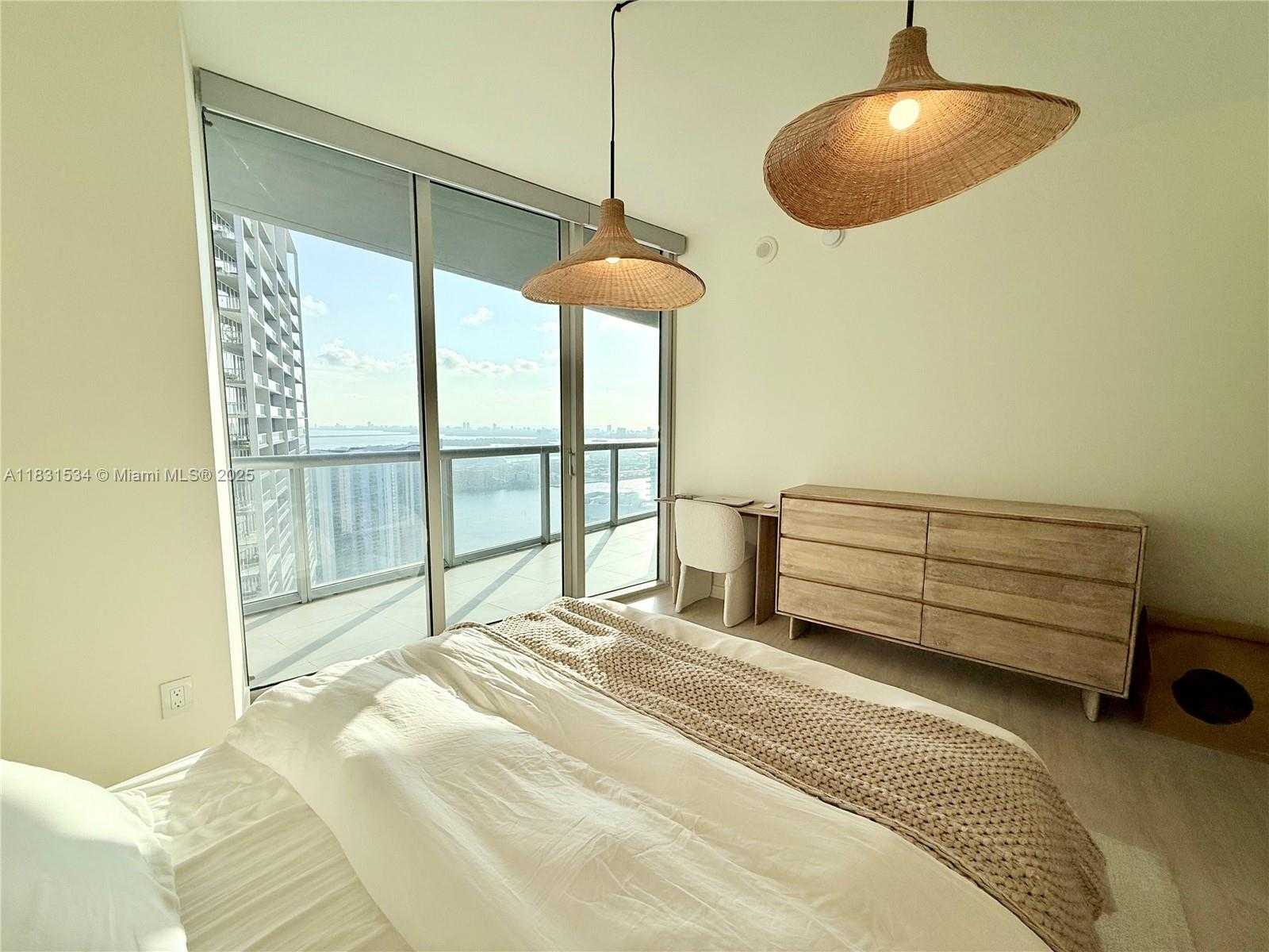 Small Image of 495 BRICKELL AVE #5106 (remodeled), Miami Number 10