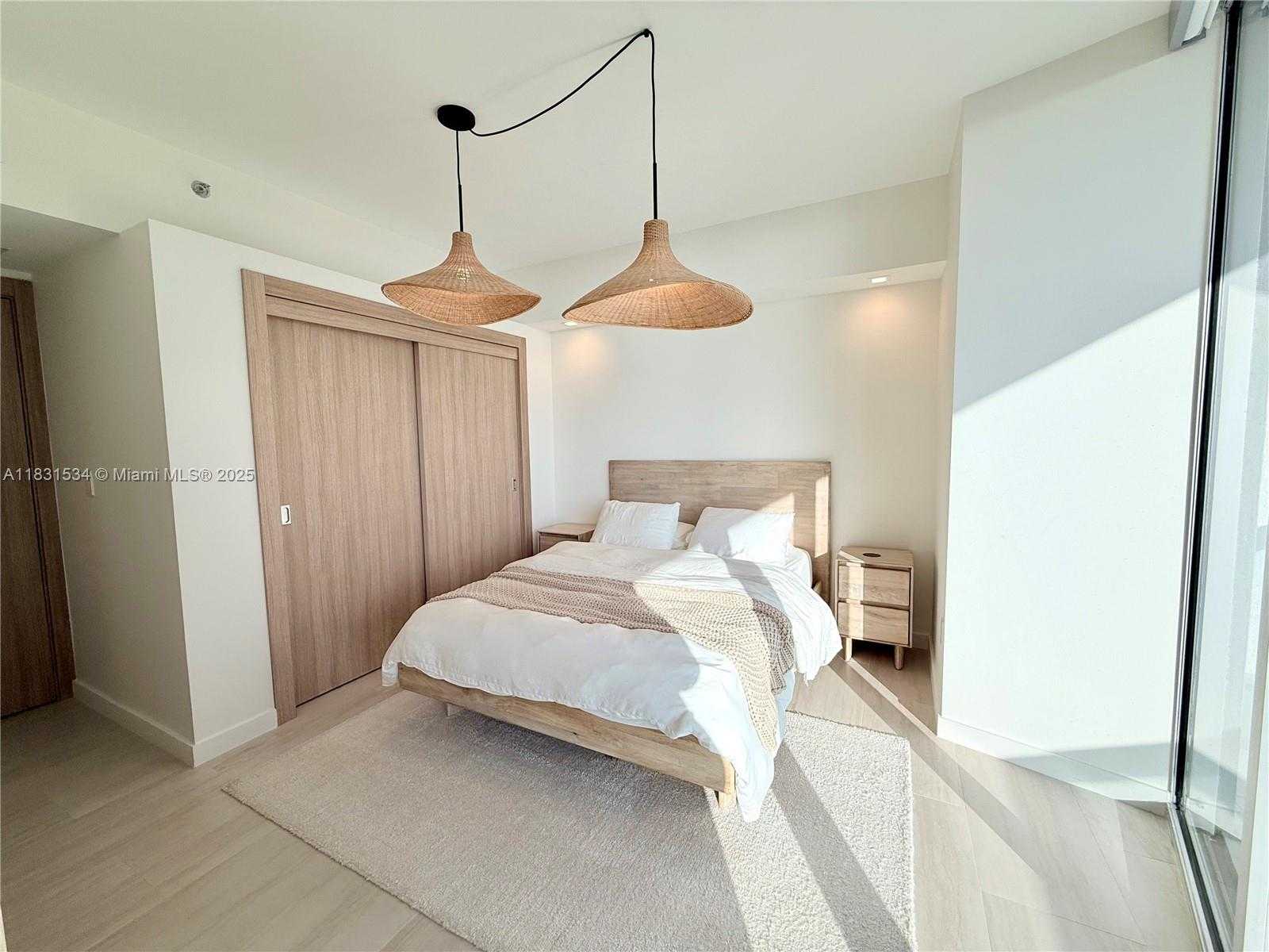 Small Image of 495 BRICKELL AVE #5106 (remodeled), Miami Number 11