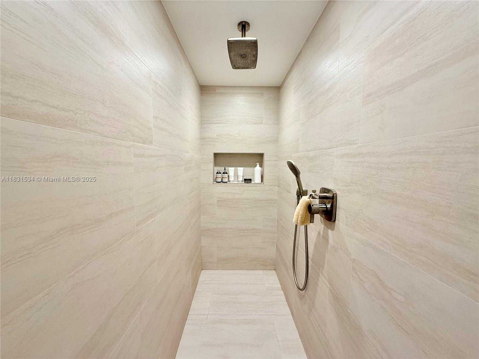 Small Image of 495 BRICKELL AVE #5106 (remodeled), Miami Number 16