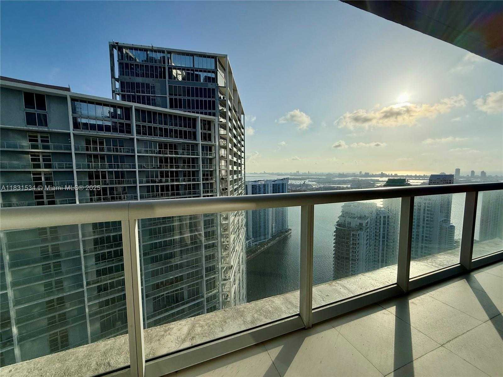 Small Image of 495 BRICKELL AVE #5106 (remodeled), Miami Number 2