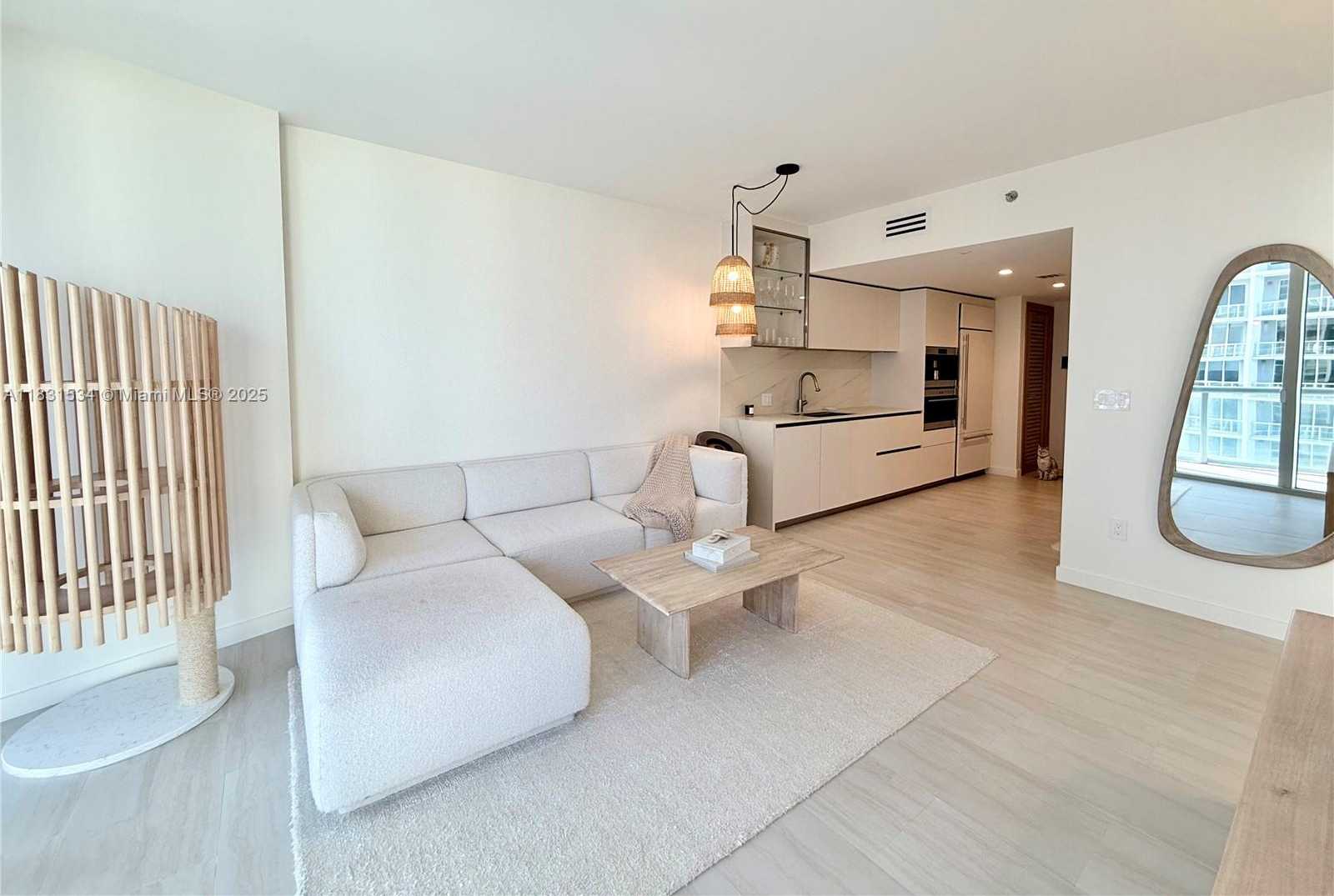 Small Image of 495 BRICKELL AVE #5106 (remodeled), Miami Number 6