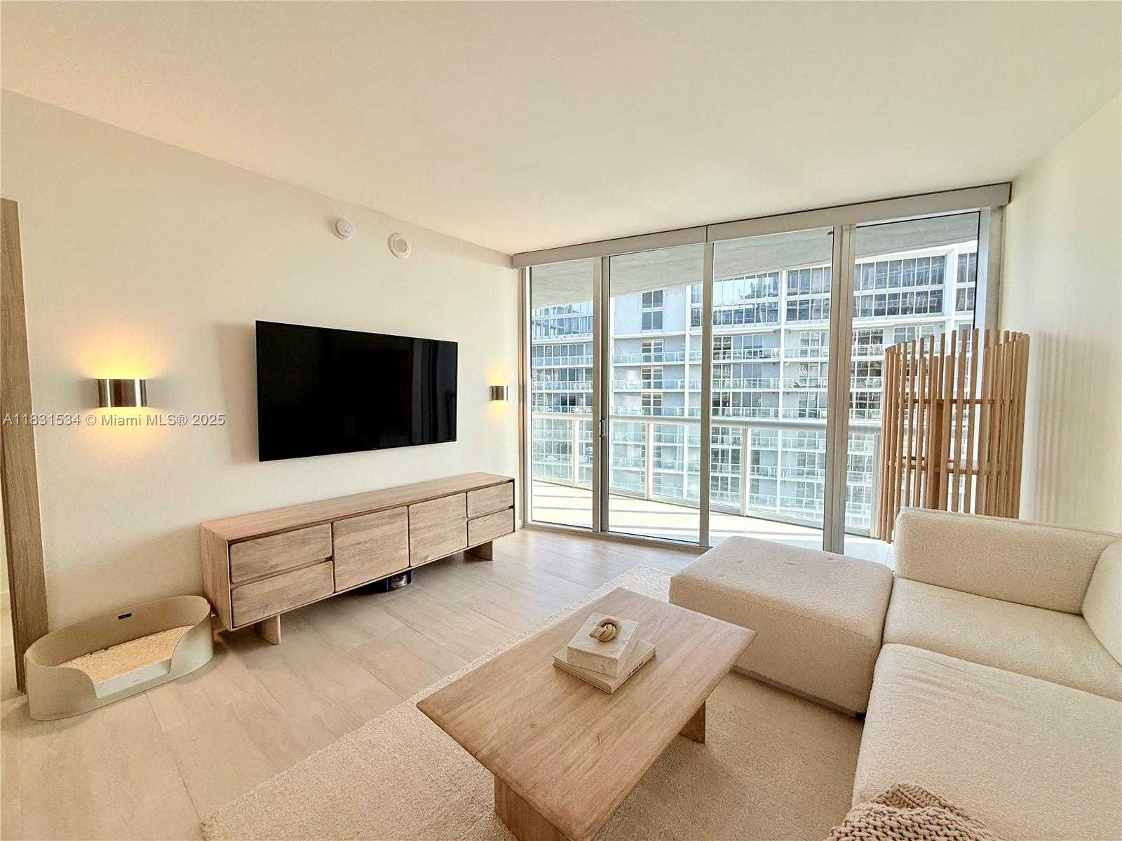 Small Image of 495 BRICKELL AVE #5106 (remodeled), Miami Number 7