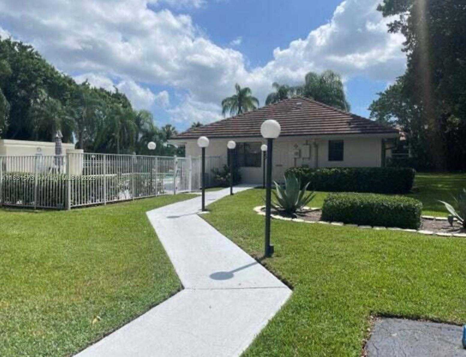 Small Image of 6314 WEST LONGBOAT LN W #104, Boca Raton Number 21
