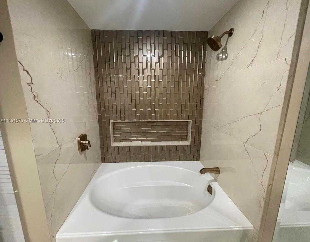 Small Image of 6314 WEST LONGBOAT LN W #104, Boca Raton Number 9