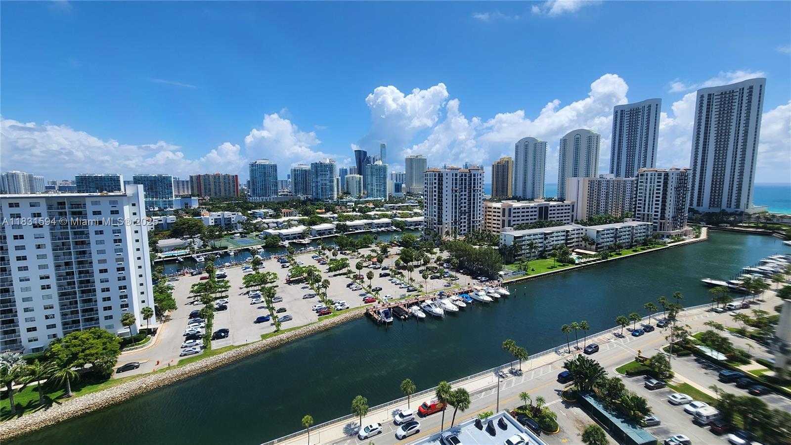 Small Image of 500 BAYVIEW DR #1725, Sunny Isles Beach Number 15
