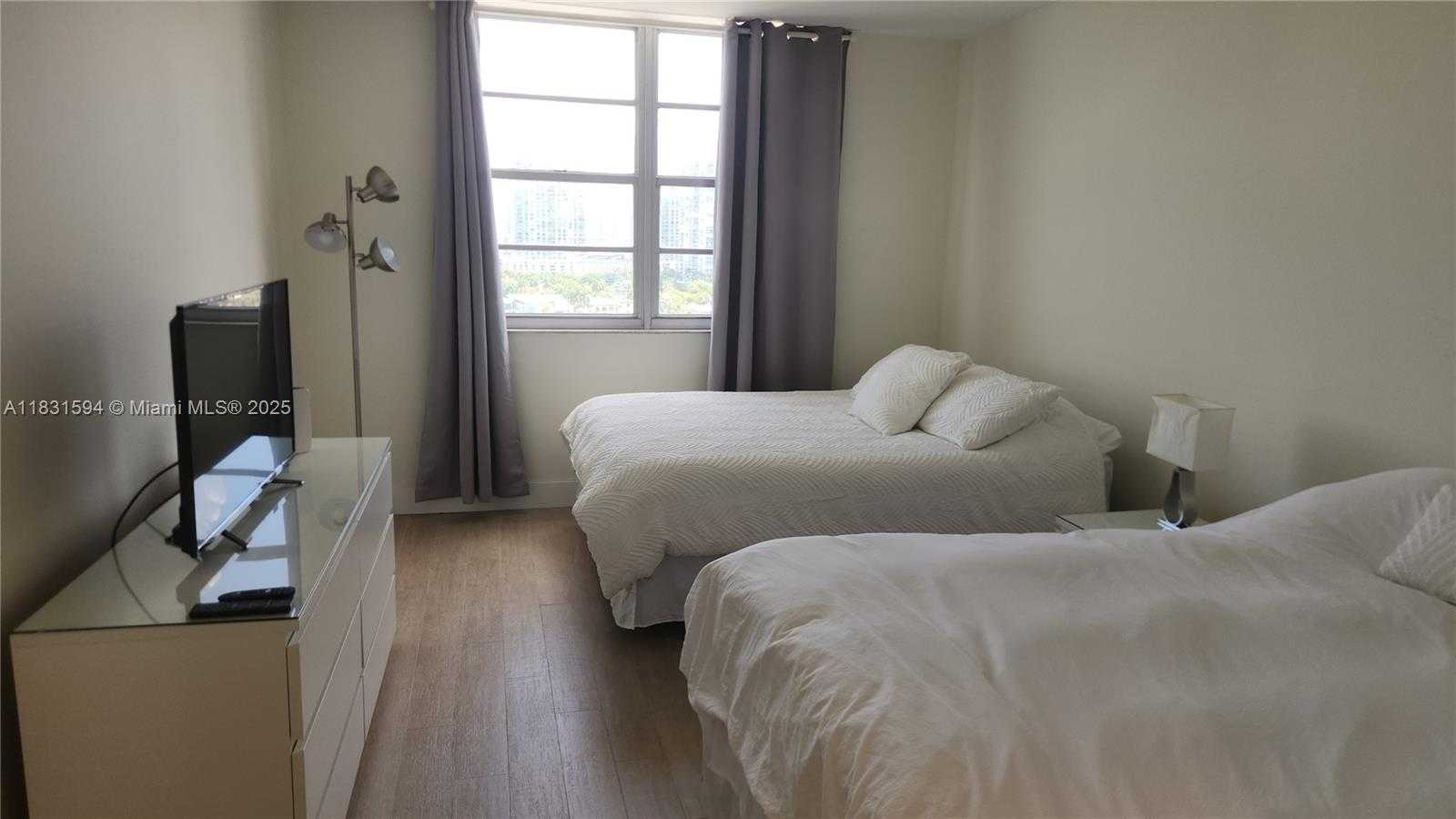 Small Image of 500 BAYVIEW DR #1725, Sunny Isles Beach Number 19
