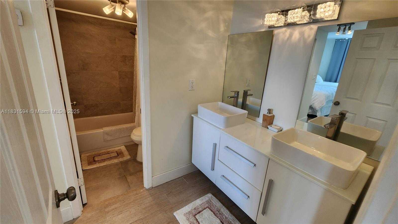 Small Image of 500 BAYVIEW DR #1725, Sunny Isles Beach Number 25