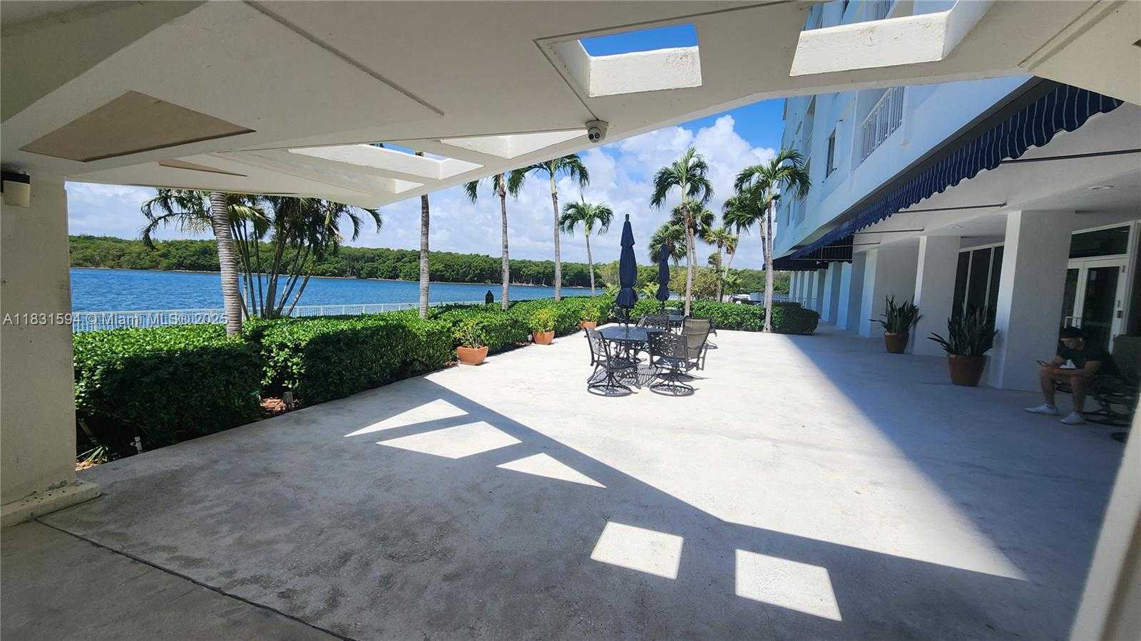 Small Image of 500 BAYVIEW DR #1725, Sunny Isles Beach Number 32