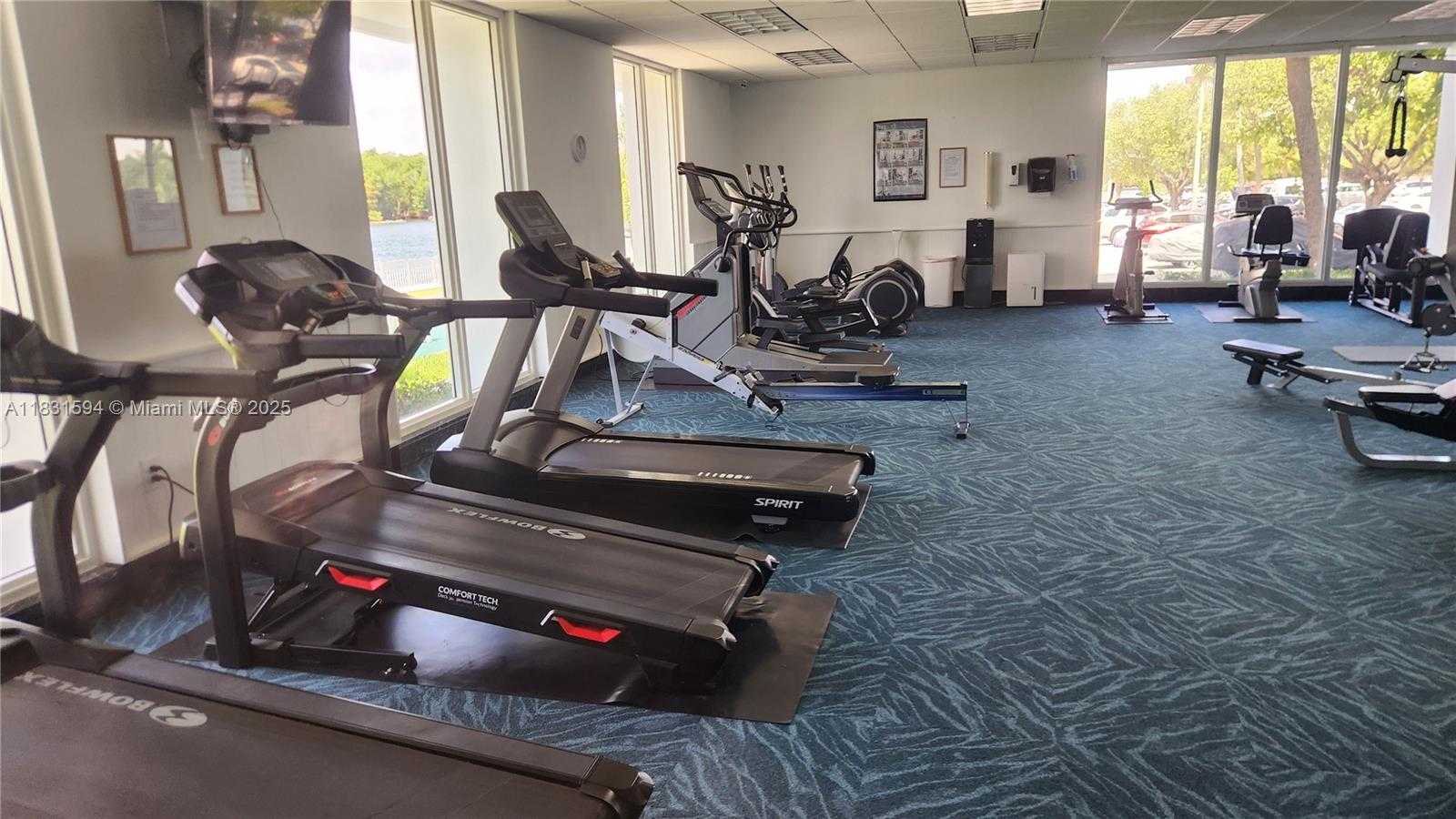 Small Image of 500 BAYVIEW DR #1725, Sunny Isles Beach Number 37