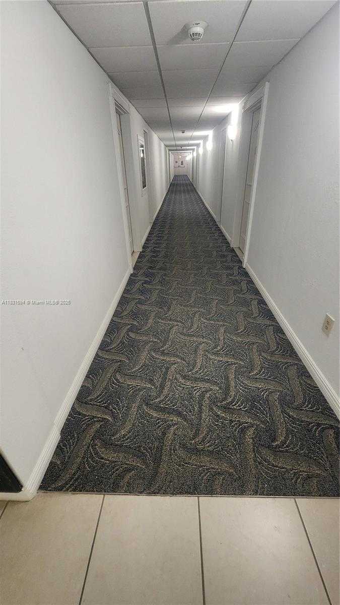 Small Image of 500 BAYVIEW DR #1725, Sunny Isles Beach Number 41
