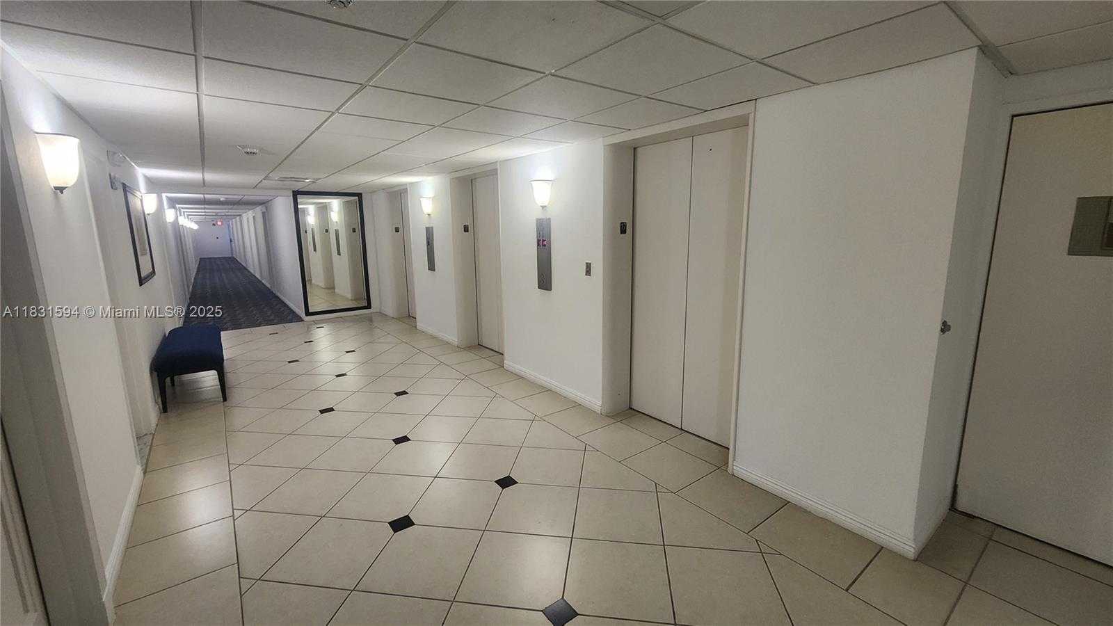 Small Image of 500 BAYVIEW DR #1725, Sunny Isles Beach Number 42