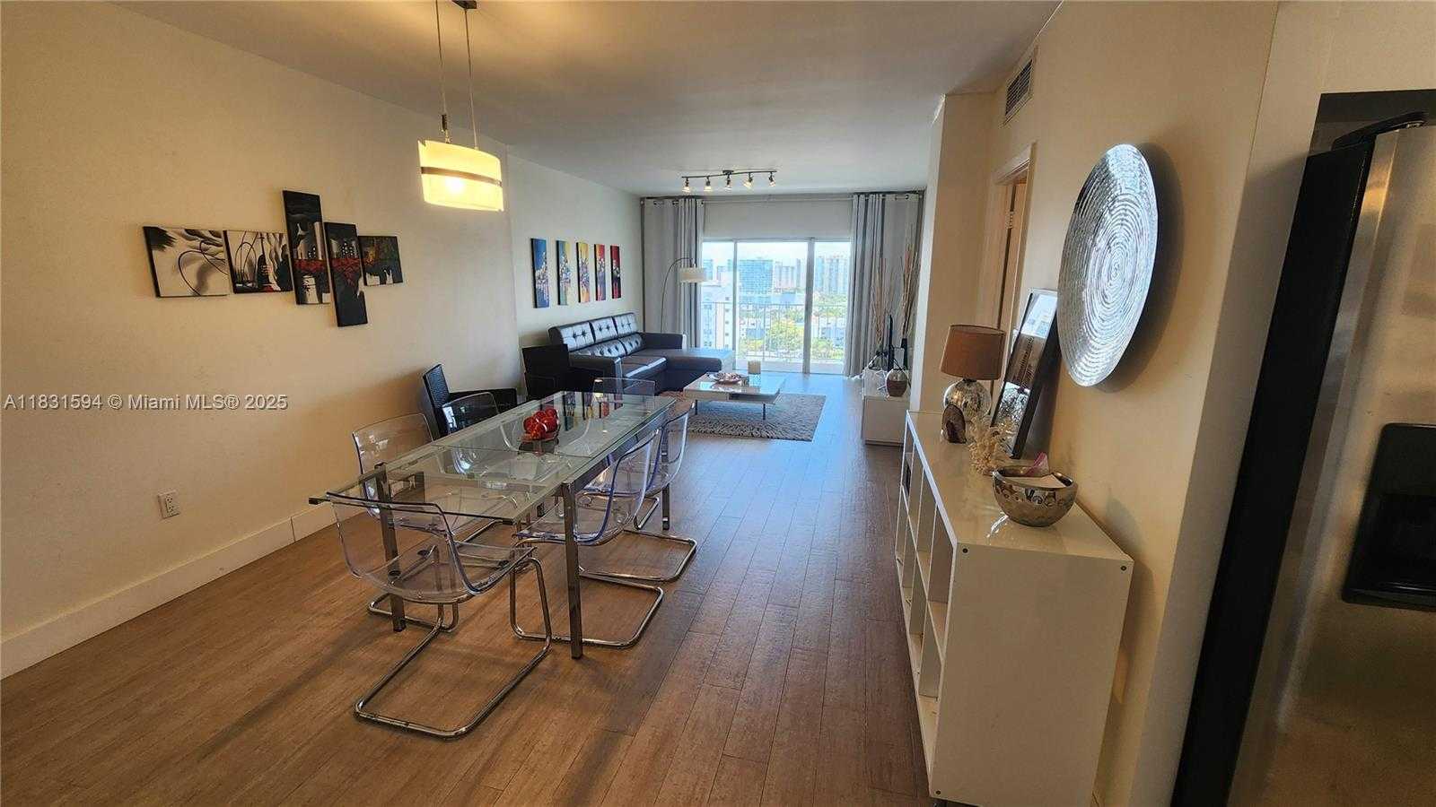 Small Image of 500 BAYVIEW DR #1725, Sunny Isles Beach Number 6