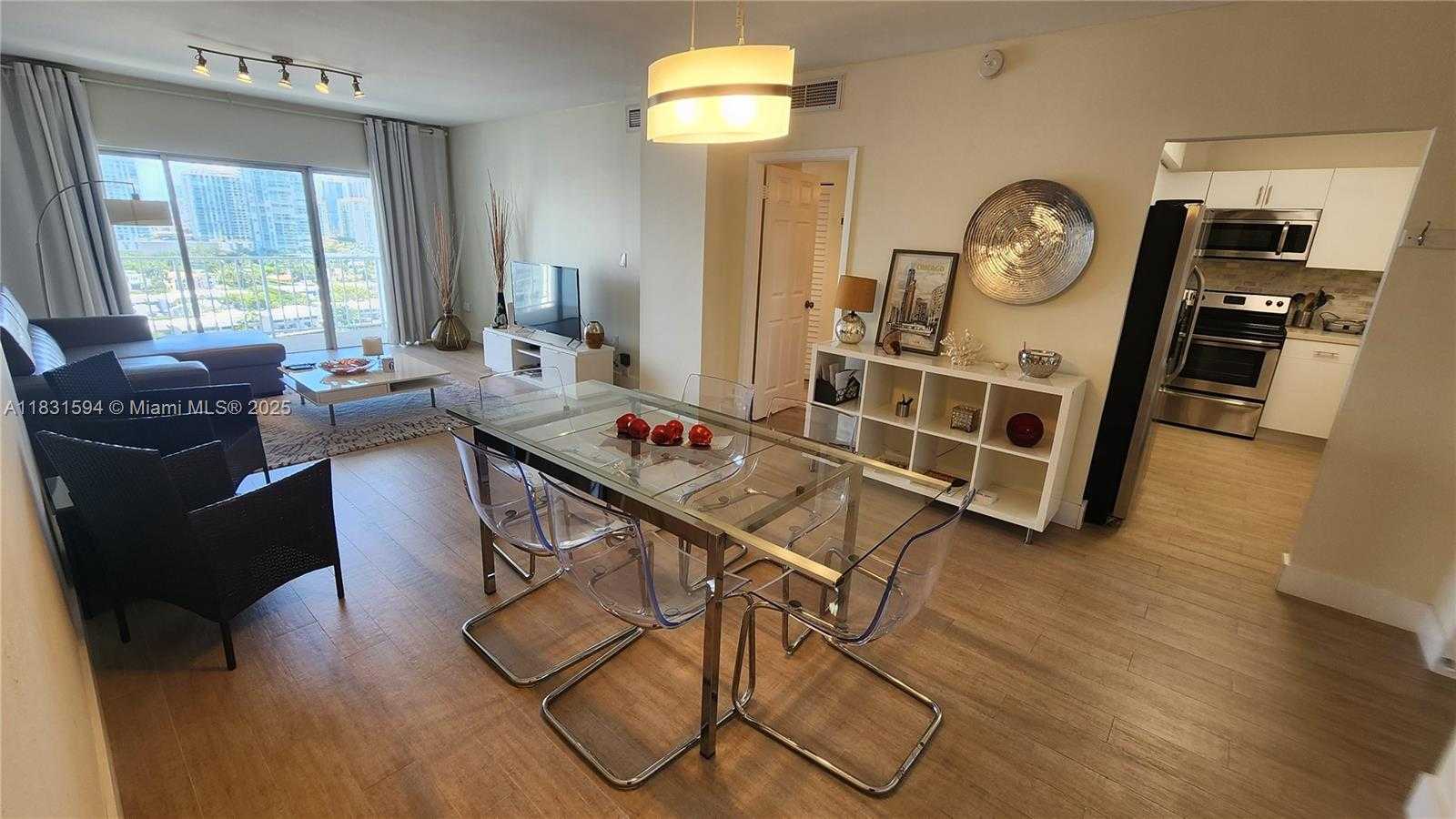 Small Image of 500 BAYVIEW DR #1725, Sunny Isles Beach Number 7