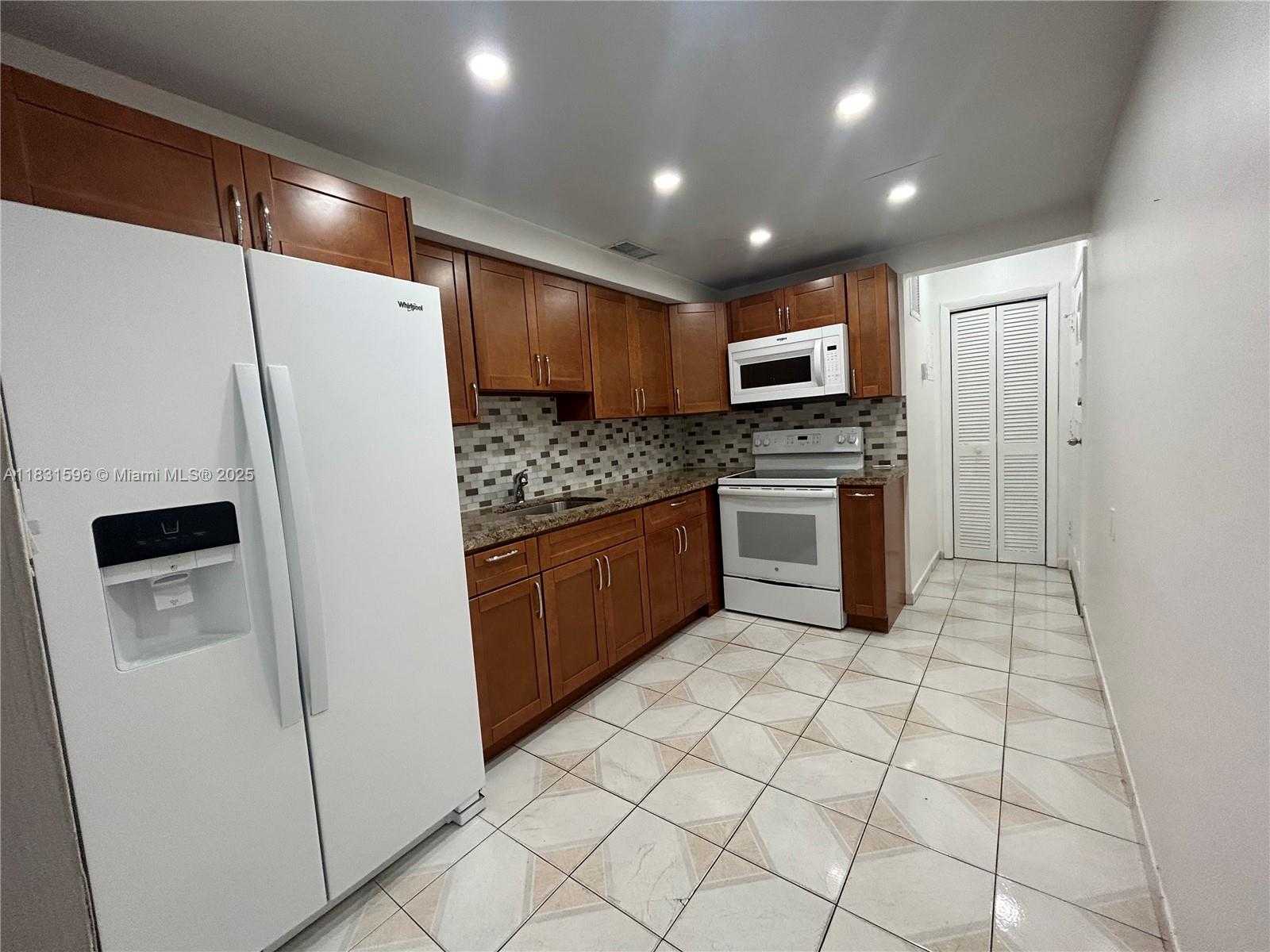 Small Image of 1020 94TH ST #202, Bay Harbor Islands Number 2