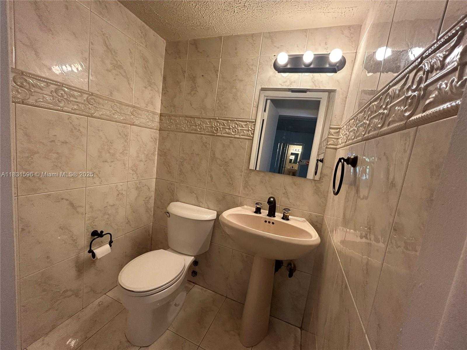 Small Image of 1020 94TH ST #202, Bay Harbor Islands Number 7