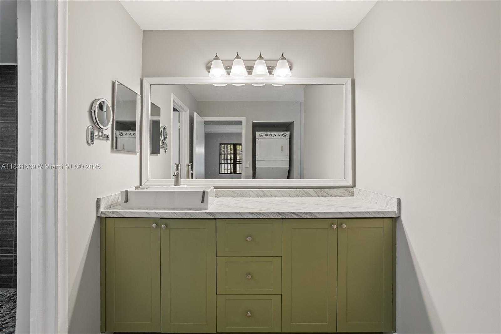 Small Image of 20801 SAN SIMEON WAY #105, Miami Number 15