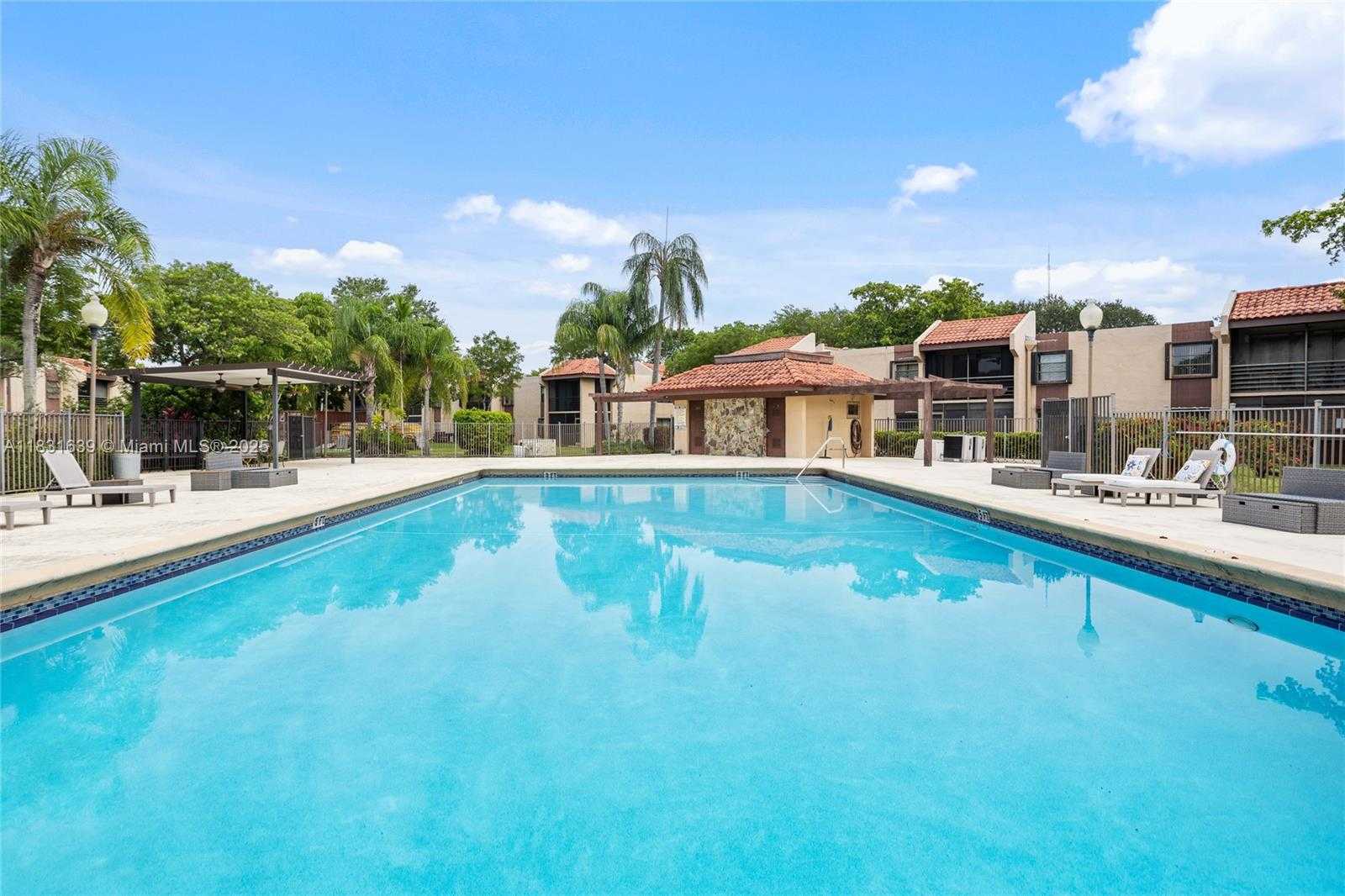 Small Image of 20801 SAN SIMEON WAY #105, Miami Number 26