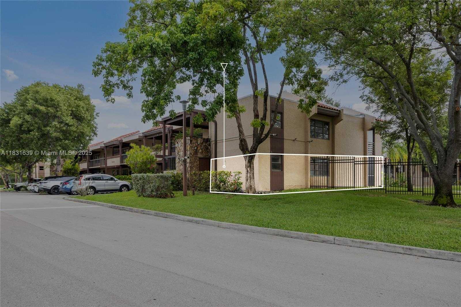 Small Image of 20801 SAN SIMEON WAY #105, Miami Number 32