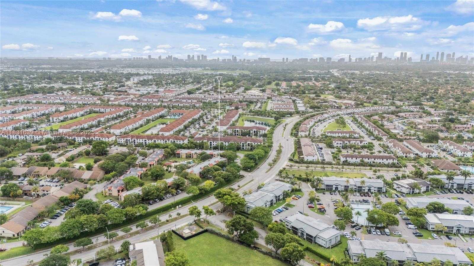 Small Image of 20801 SAN SIMEON WAY #105, Miami Number 37