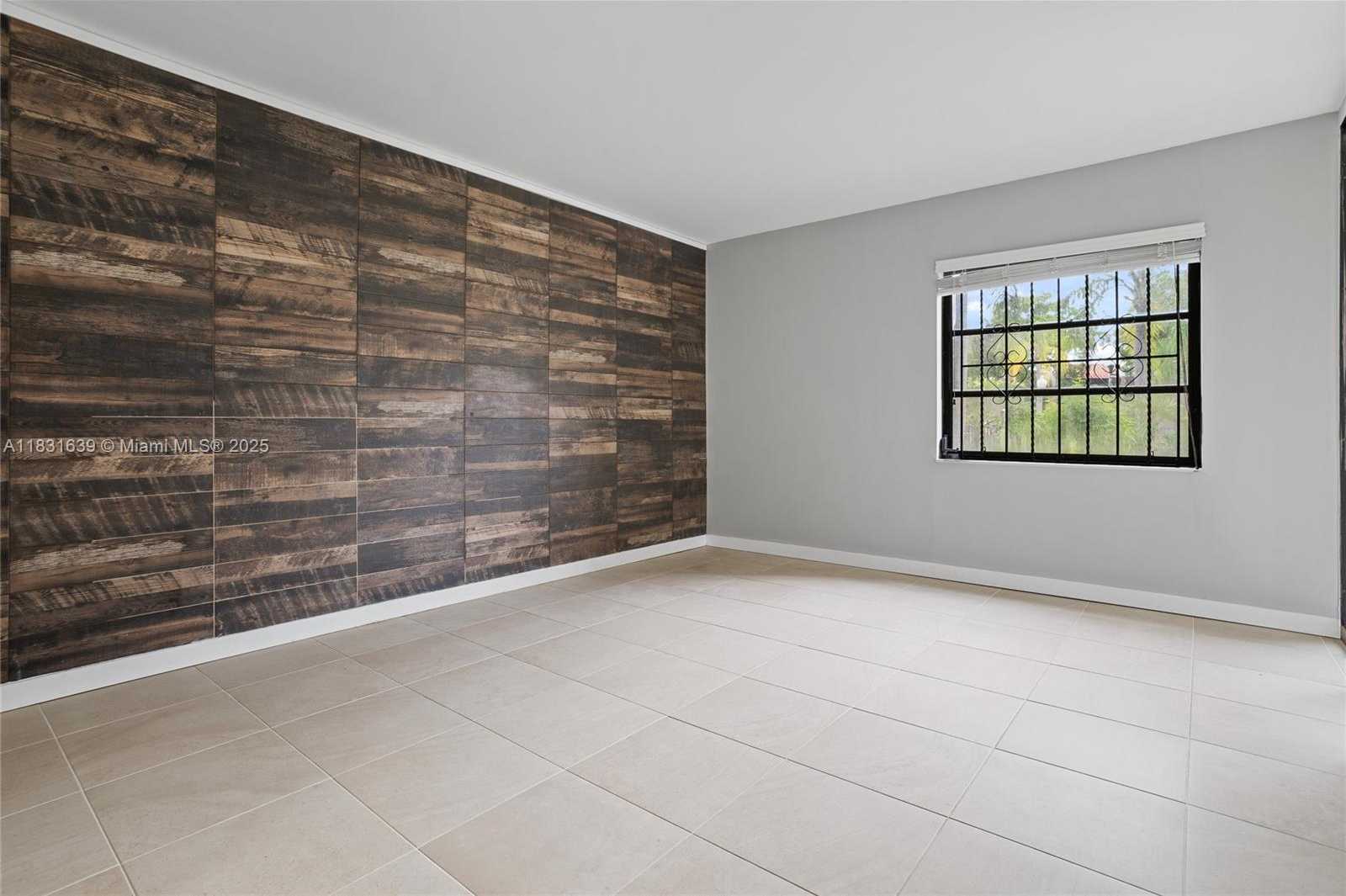 Small Image of 20801 SAN SIMEON WAY #105, Miami Number 9