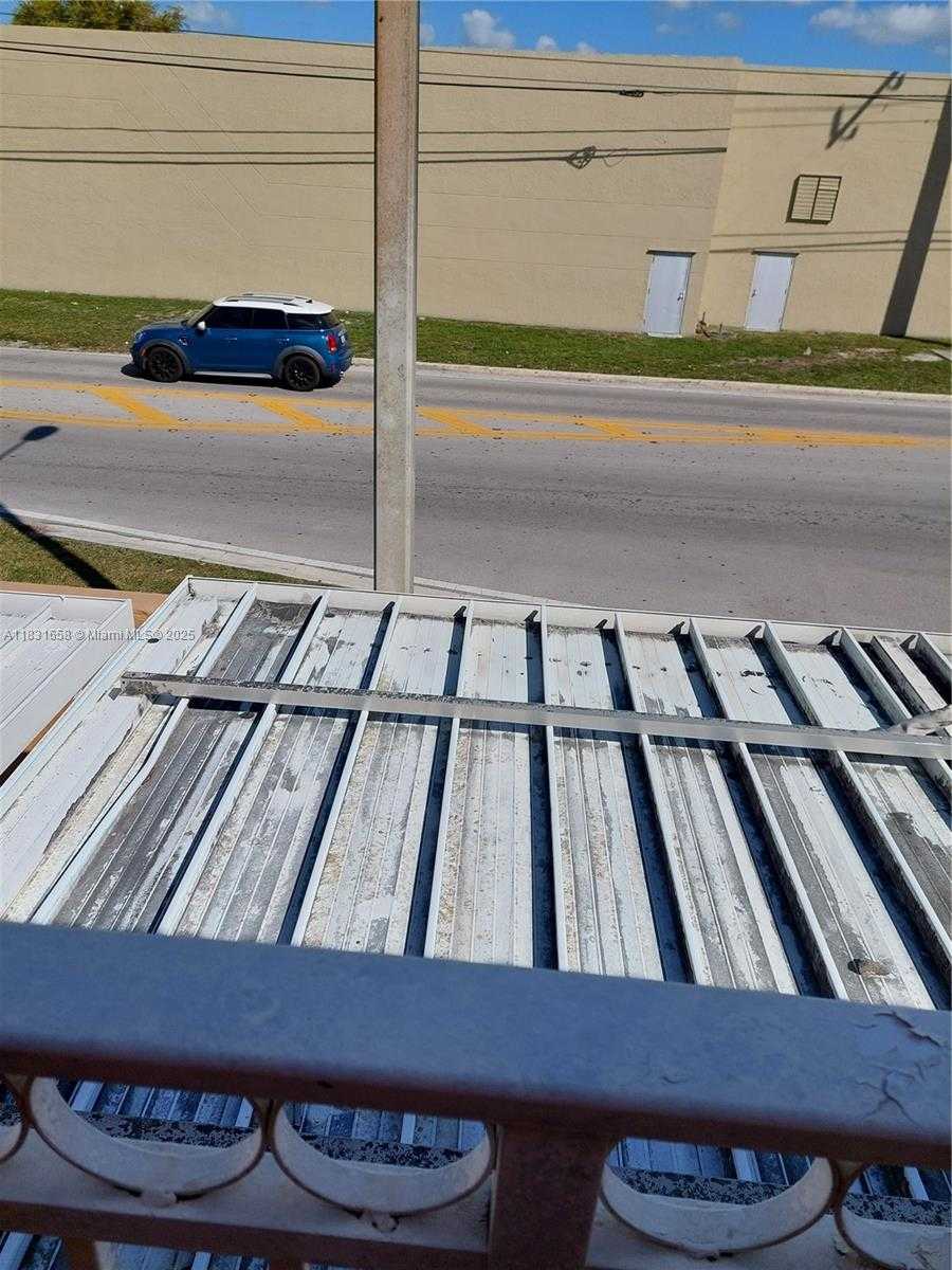 Small Image of 2403 WEST 76TH ST #203, Hialeah Number 12